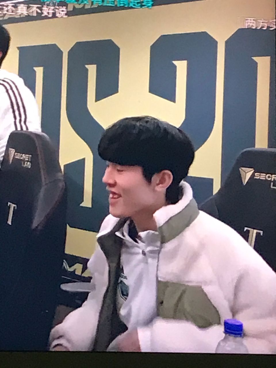 一句承诺背 一句承诺背