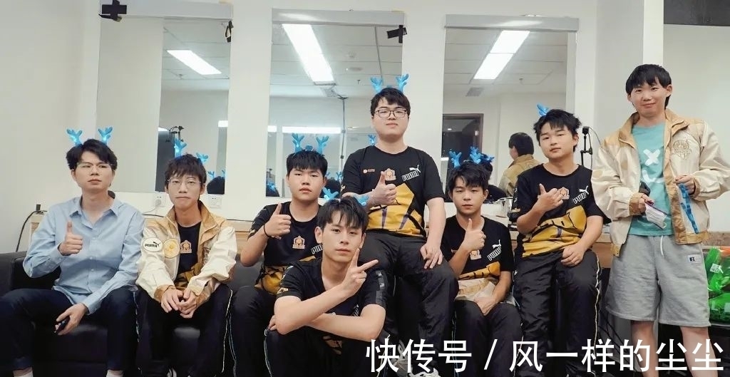 中场传控打 中场传控打