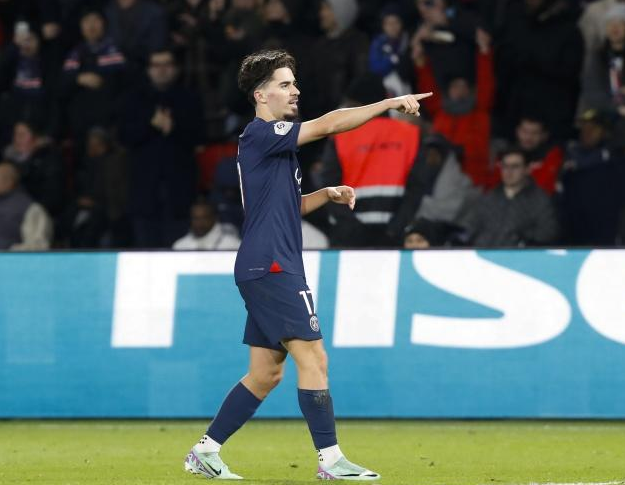 而是一步步 而是一步步